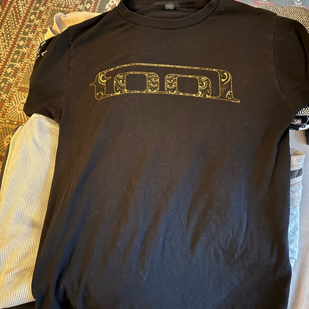 Women’s Small Tool t-shirt, perfect worn in condition